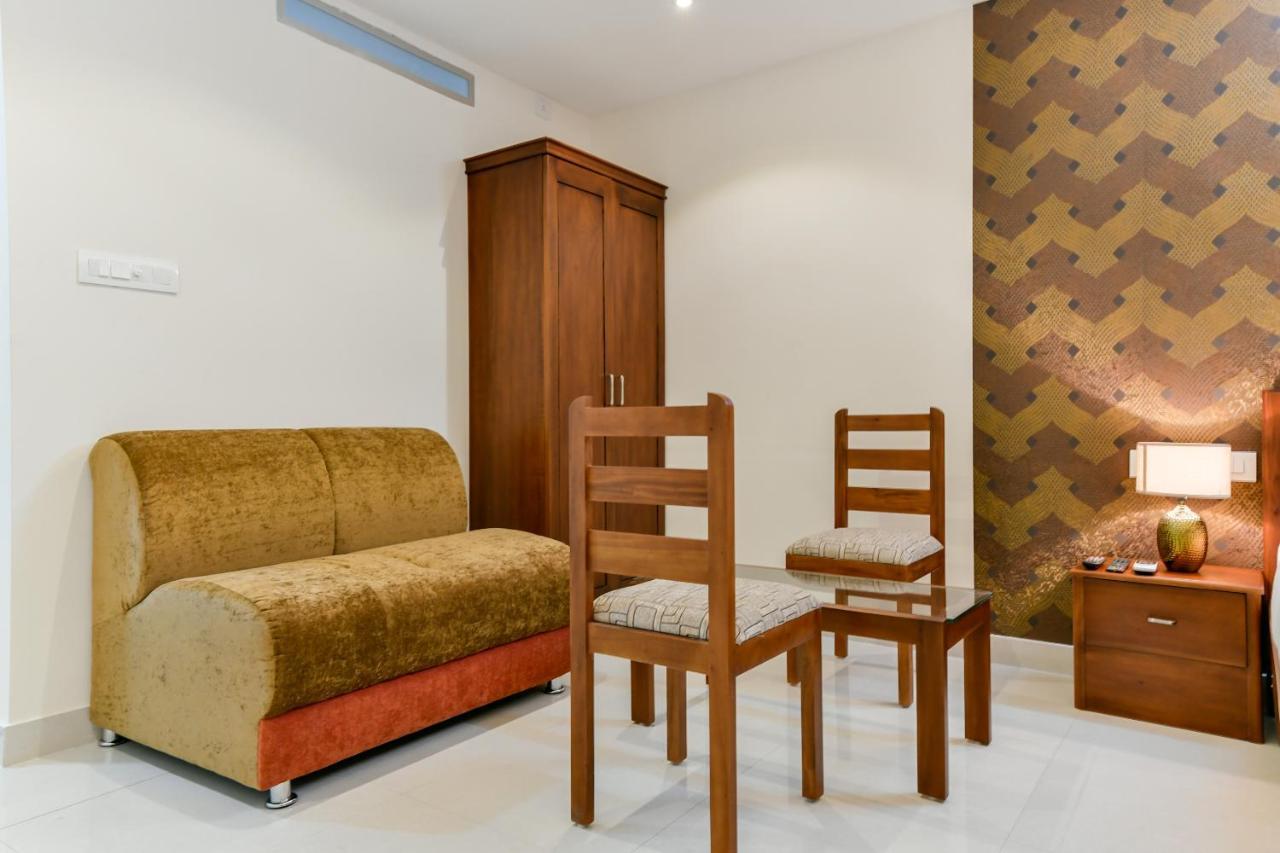Hotel Hilite Inn Kochi Exterior photo